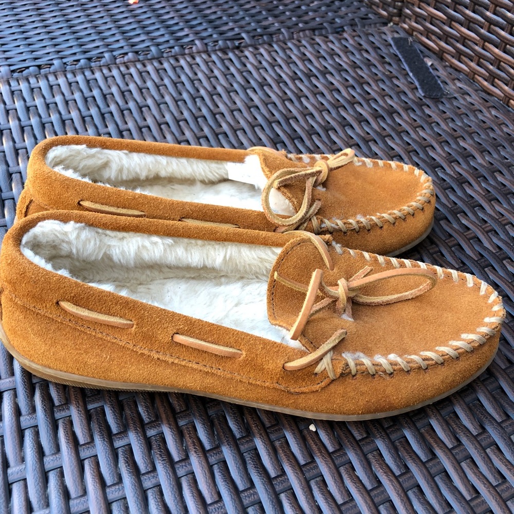 Genuine sheepskin Minnetonka Walking slipper